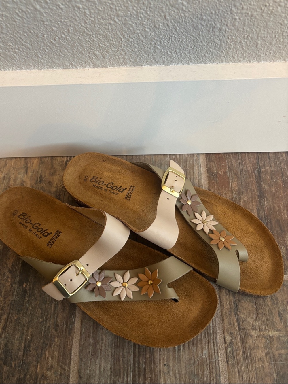 New Bio-Gold (Size 40/US 9) Women's Taupe & Beige Floral Sandals- Made in Italy